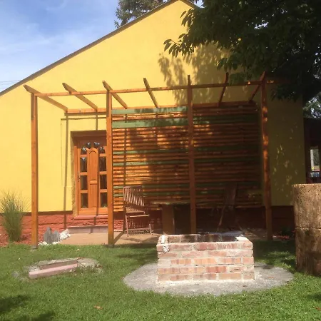 Vakantiehuis Kajut Apartman Balatonfenyves