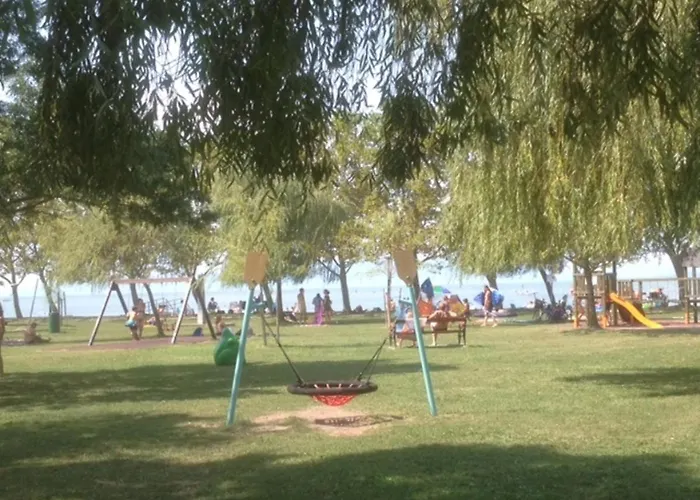 Kajut Apartman Casa vacanze Balatonfenyves